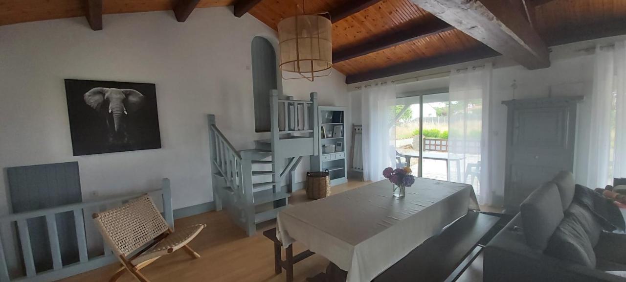 Maison Les Muriers Сент-Илер-де-Рье Экстерьер фото